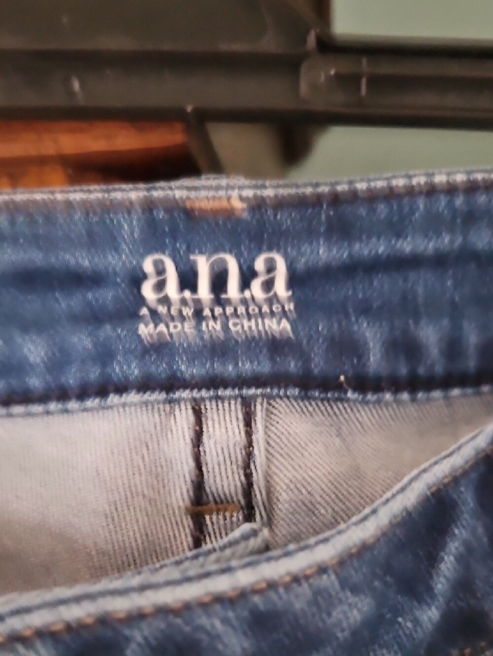 Sigrid Olsen Eyelet Top & A.n.a Embroidered Jeans - Picture 6 of 12